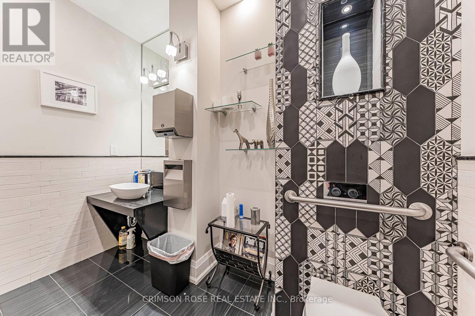 4 - 217 Speers Road, Oakville, Ontario  L6K 0J3 - Photo 16 - W13800526