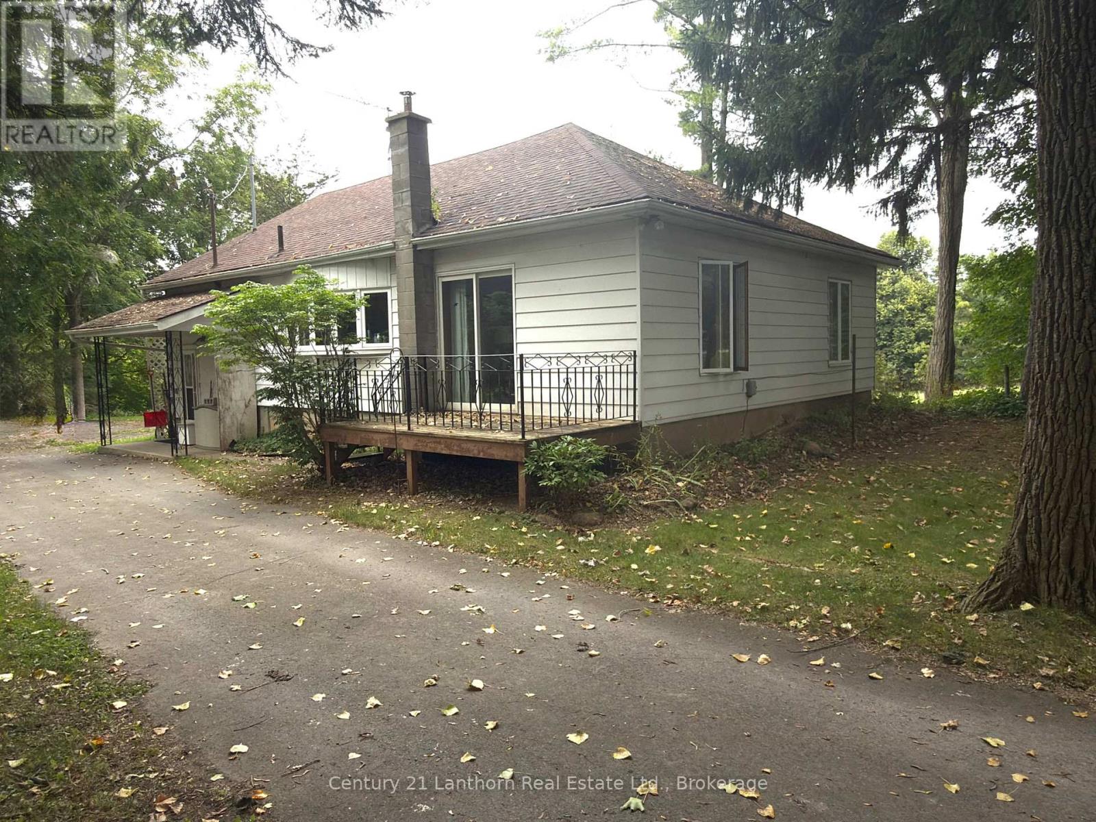 472 COUNTY RD 10 ROAD W, Prince Edward County, Ontario