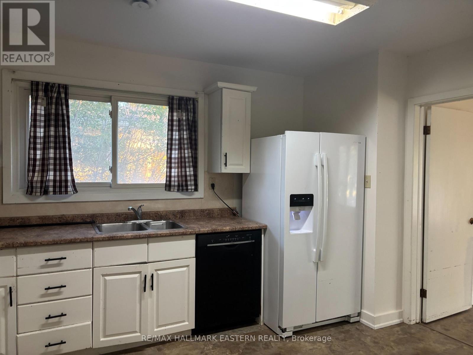 Main Floor Unit - 893 Ford Street, Peterborough, Ontario  K9J 5V2 - Photo 4 - X13800954