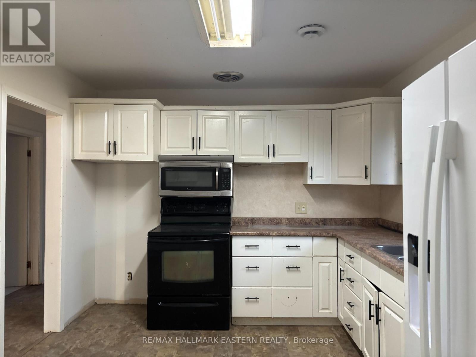 Main Floor Unit - 893 Ford Street, Peterborough, Ontario  K9J 5V2 - Photo 5 - X13800954