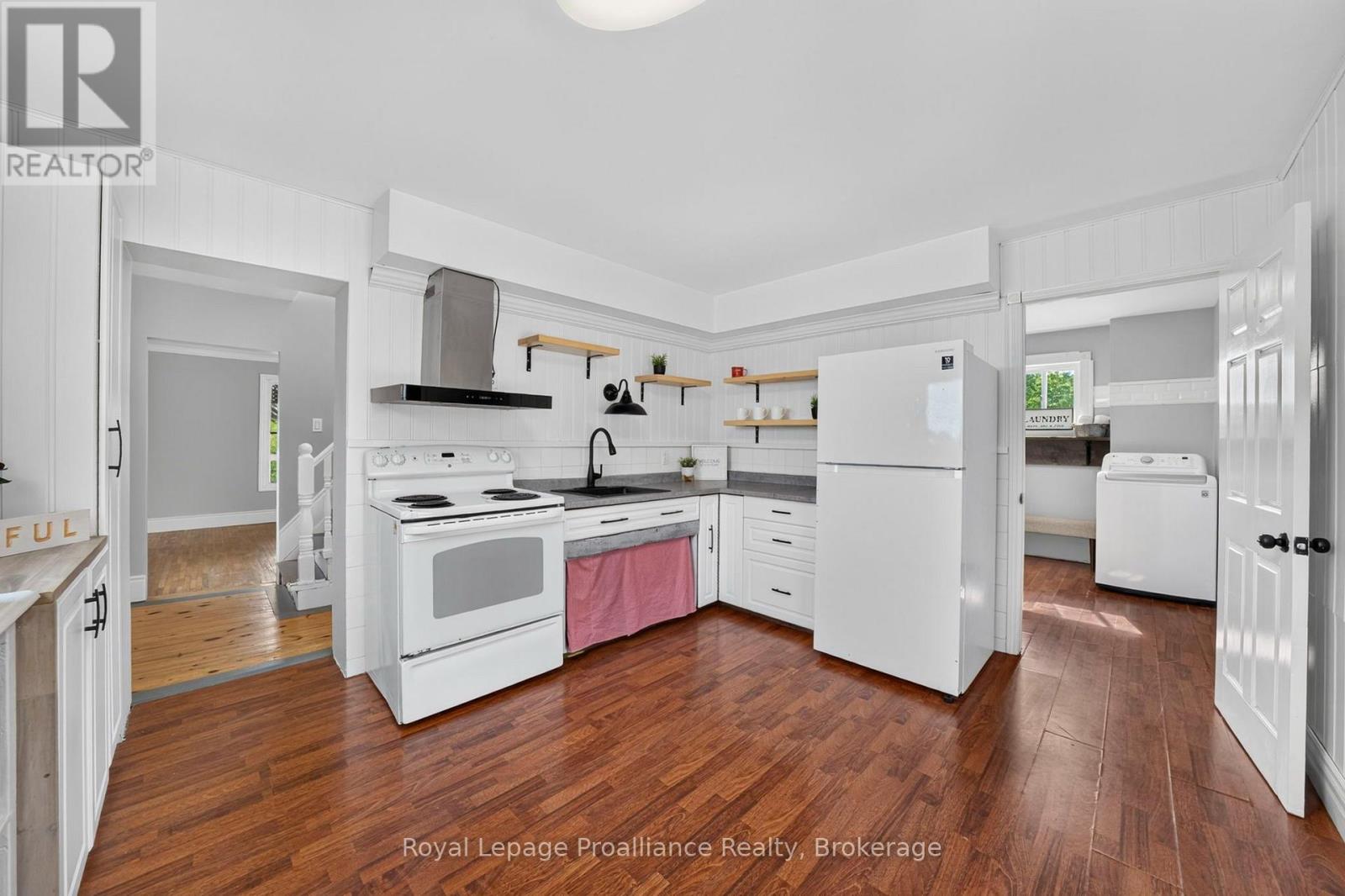346 Gore Road, Prince Edward County, Ontario  K0K 1L0 - Photo 12 - X13800996