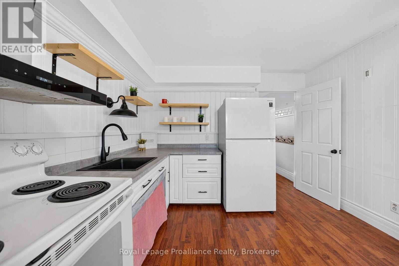 346 Gore Road, Prince Edward County, Ontario  K0K 1L0 - Photo 15 - X13800996