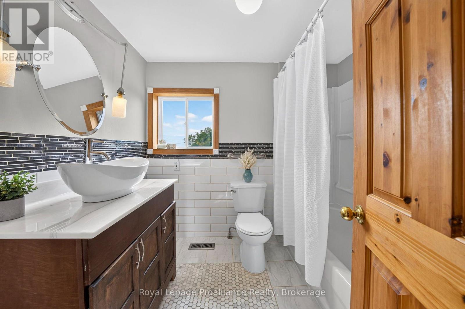 346 Gore Road, Prince Edward County, Ontario  K0K 1L0 - Photo 19 - X13800996