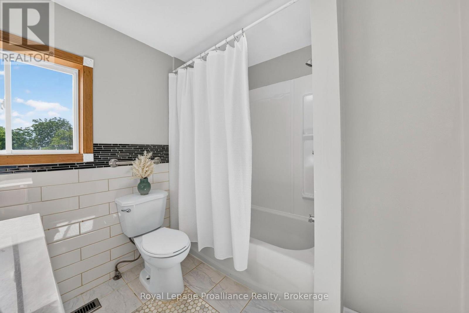 346 Gore Road, Prince Edward County, Ontario  K0K 1L0 - Photo 20 - X13800996