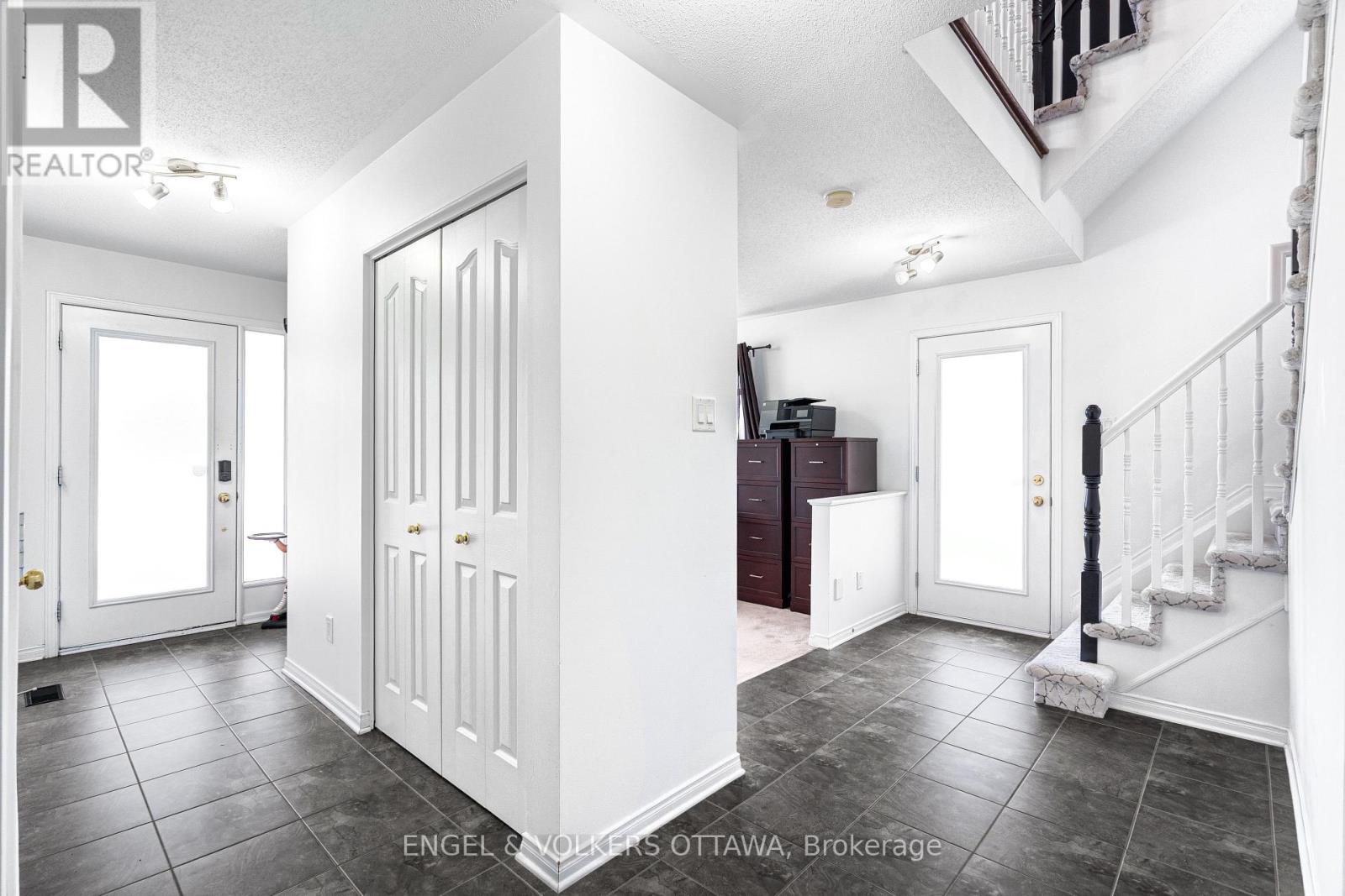 290 Citiplace Drive N, Ottawa, Ontario  K2E 0A7 - Photo 4 - X13801008