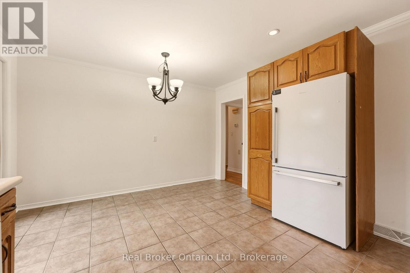 28 Brentwood Drive, St. Catharines, Ontario  L2M 4M2 - Photo 11 - X13800924