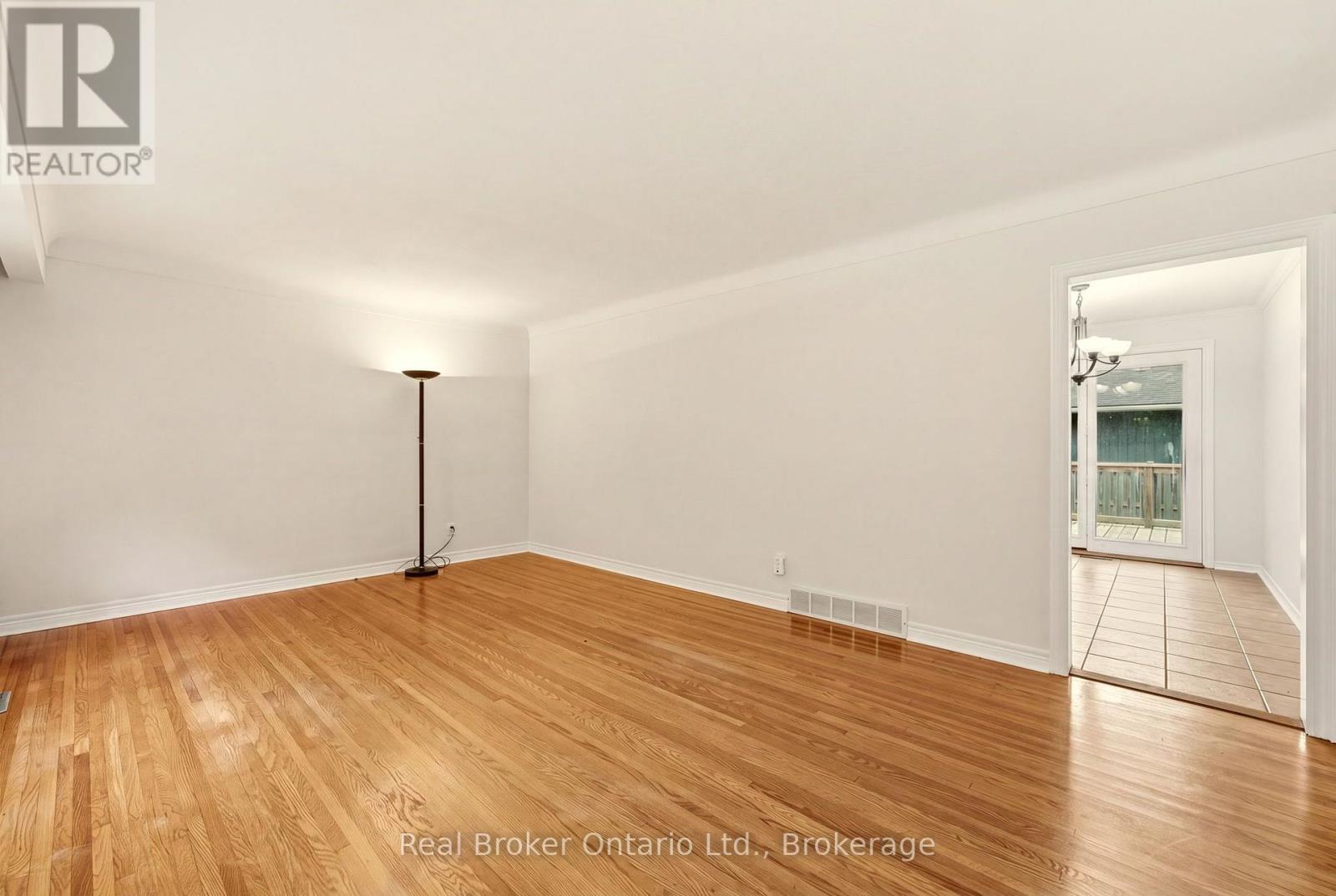 28 Brentwood Drive, St. Catharines, Ontario  L2M 4M2 - Photo 6 - X13800924