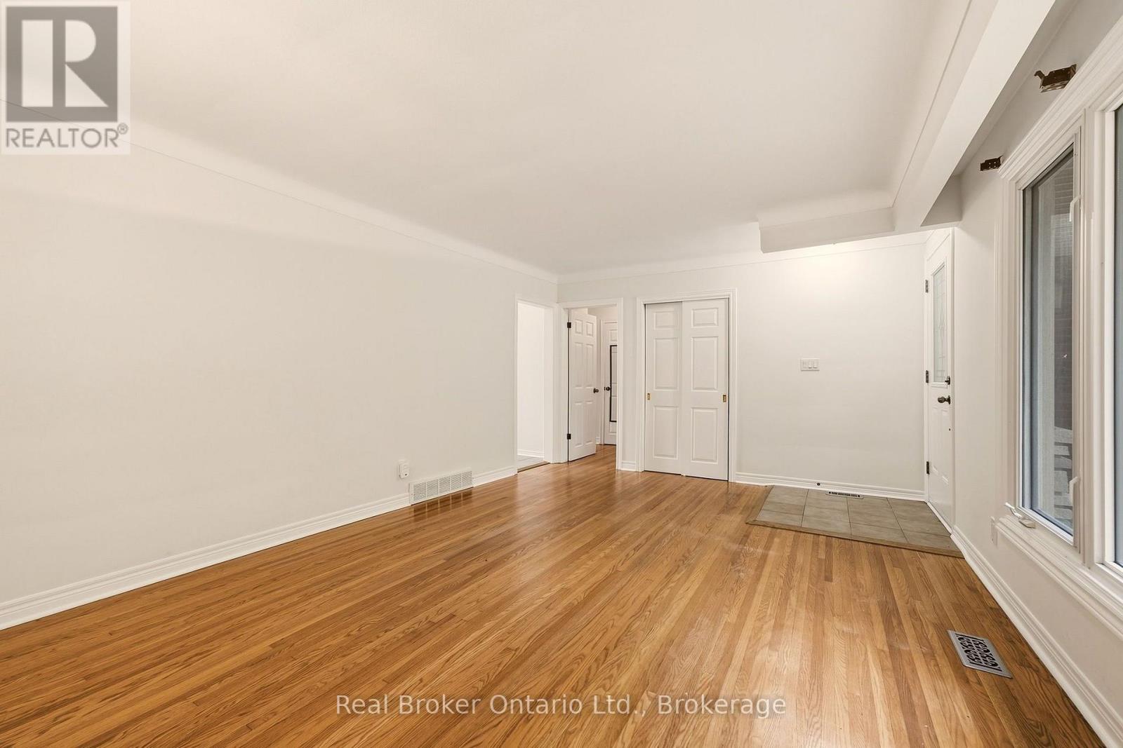 28 Brentwood Drive, St. Catharines, Ontario  L2M 4M2 - Photo 8 - X13800924