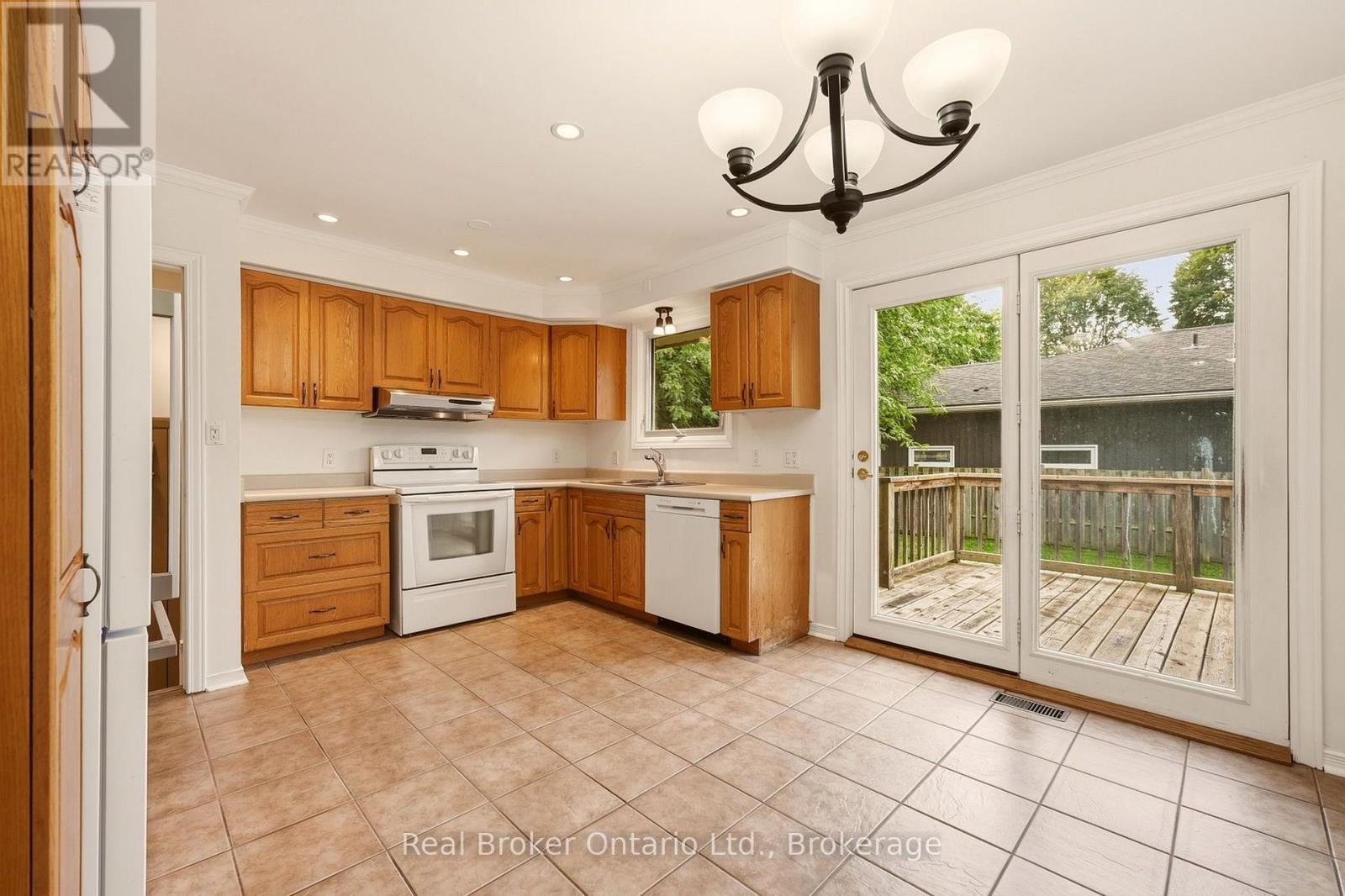 28 Brentwood Drive, St. Catharines, Ontario  L2M 4M2 - Photo 9 - X13800924