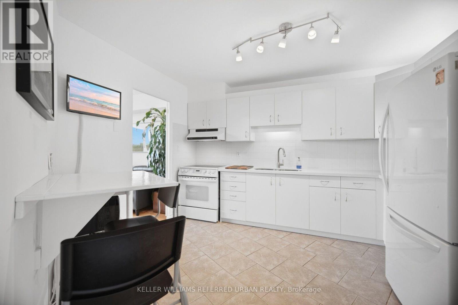1416 - 60 Pavane Linkway Way, Toronto, Ontario  M3C 1A1 - Photo 8 - C13800896