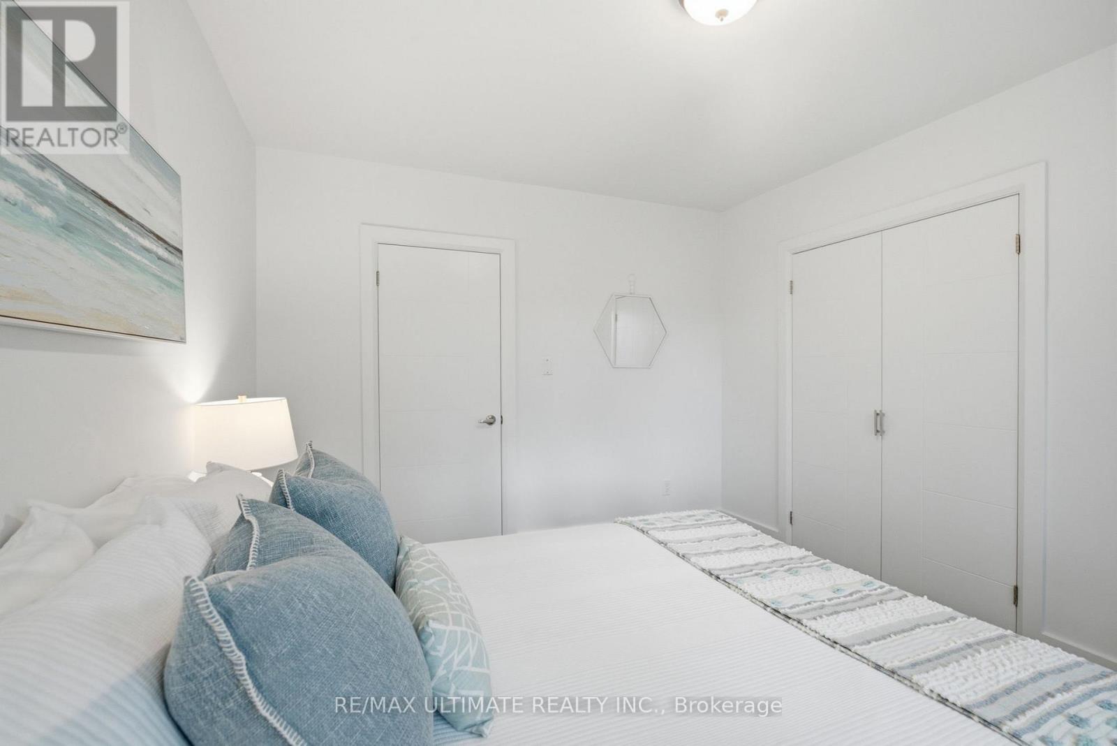 Main/upper - 305 Winona Drive, Toronto, Ontario  M6C 3S8 - Photo 27 - C13800902