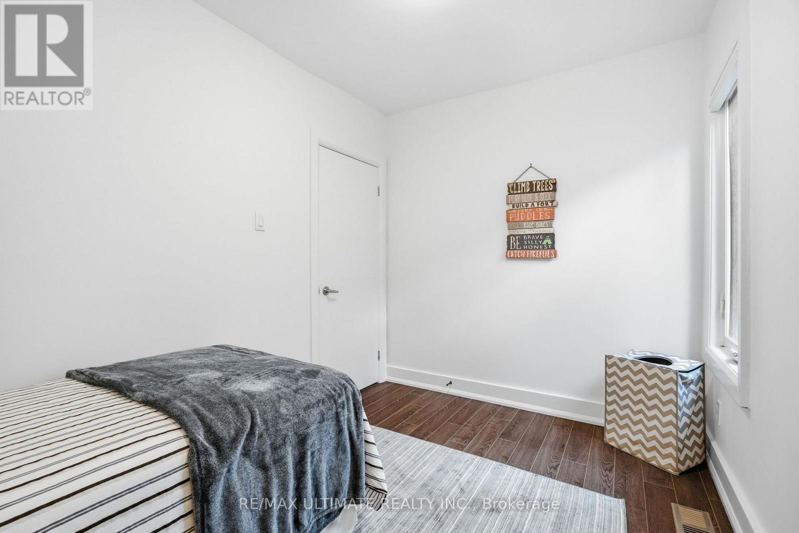 Main/upper - 305 Winona Drive, Toronto, Ontario  M6C 3S8 - Photo 33 - C13800902