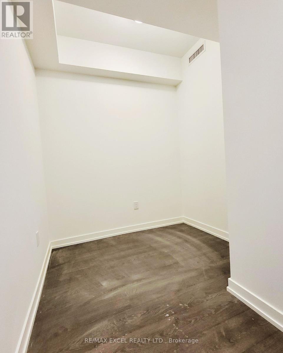N323 - 7 Golden Lion Heights, Toronto, Ontario  M2M 4E7 - Photo 8 - C13801010