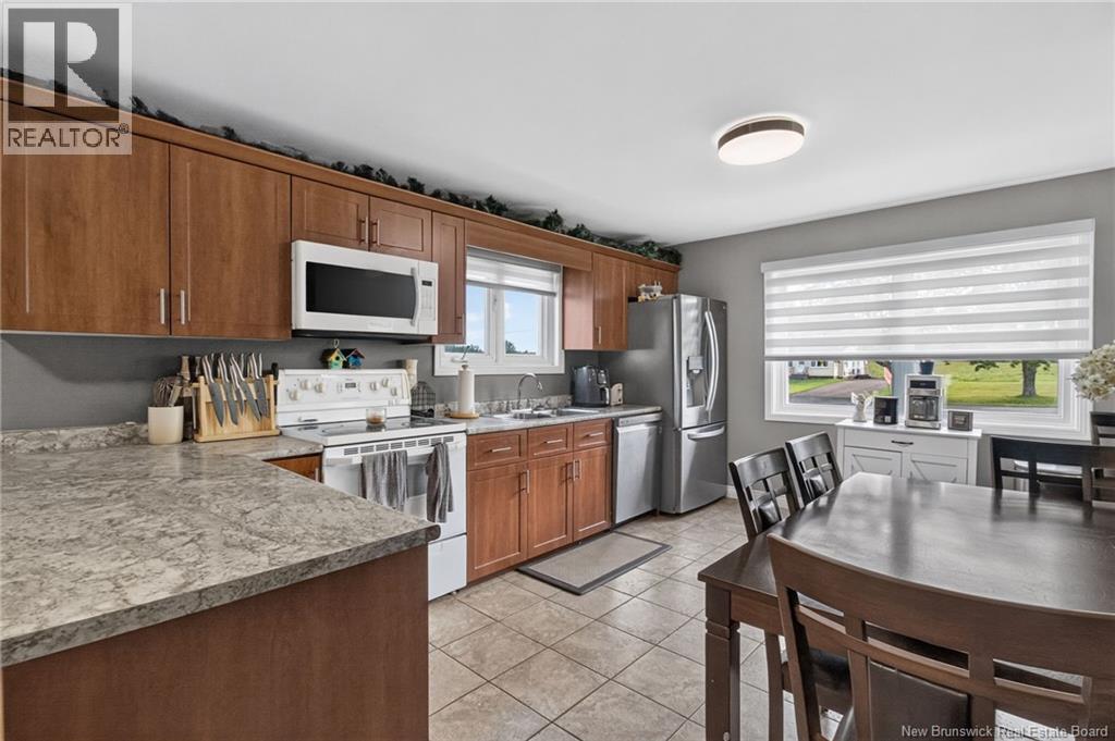779 Haut-Saint-Antoine, Haut-Saint-Antoine, New Brunswick  E4V 3A6 - Photo 3 - NB148093
