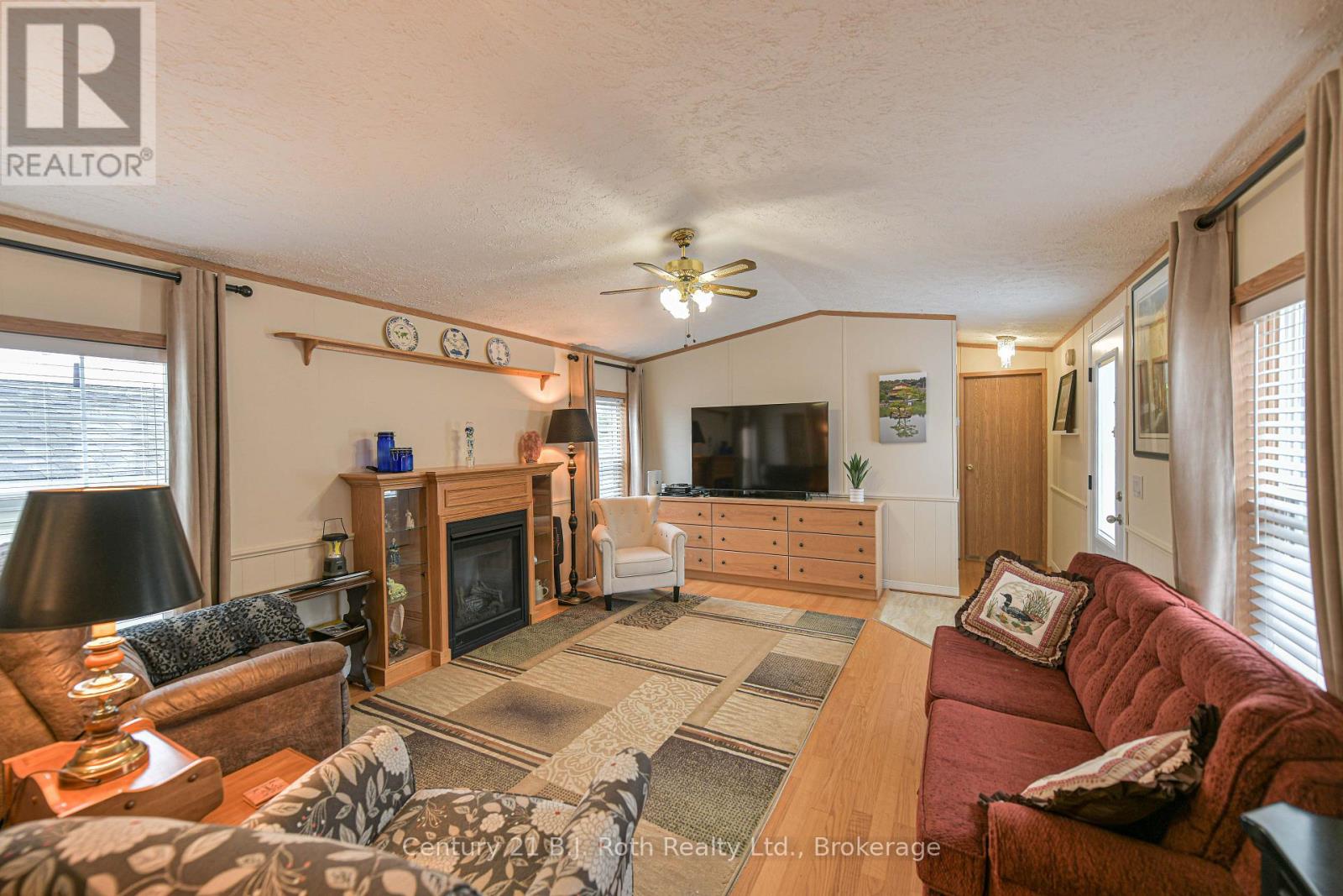 4128 Haines Street, Severn, Ontario  L3V 0V4 - Photo 9 - S13800968