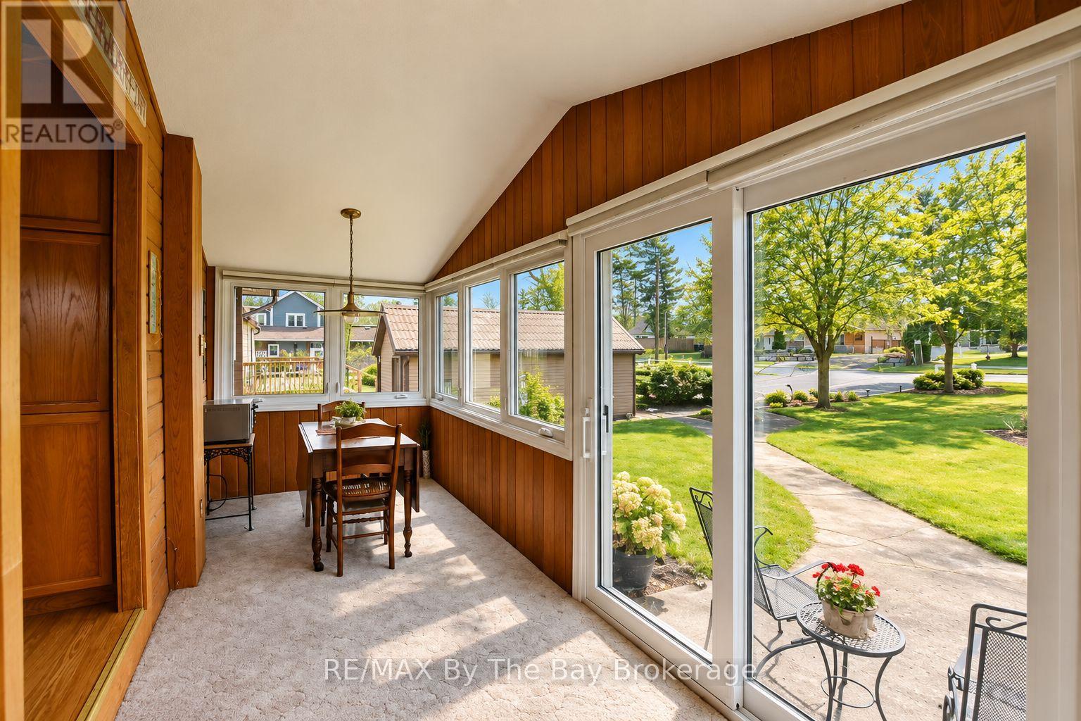 39 Old Mosley Street, Wasaga Beach, Ontario  L9Z 2J8 - Photo 8 - S13800974