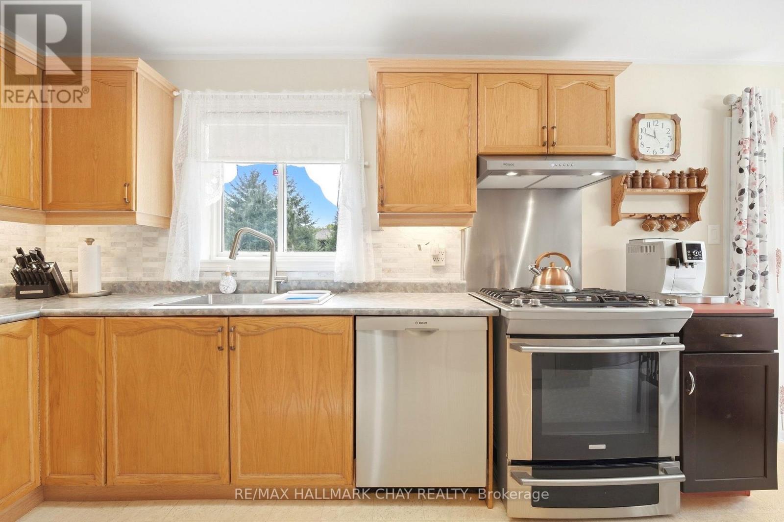 8871 Mckinnon Road, Essa, Ontario  L0M 1B4 - Photo 11 - N13800920