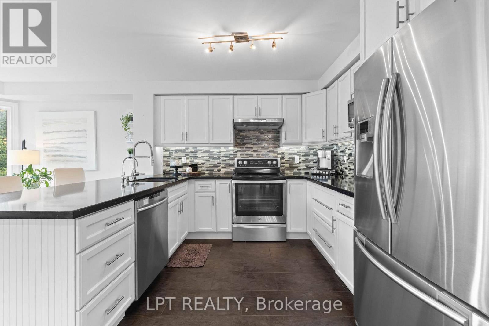 370 Silken Laumann Drive, Newmarket, Ontario  L3X 2J1 - Photo 16 - N13800944