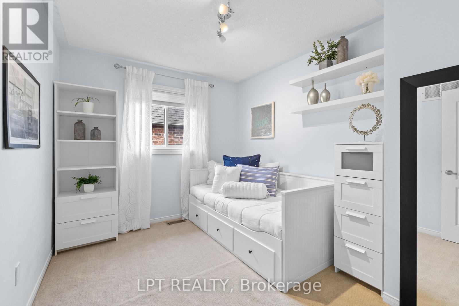 370 Silken Laumann Drive, Newmarket, Ontario  L3X 2J1 - Photo 31 - N13800944