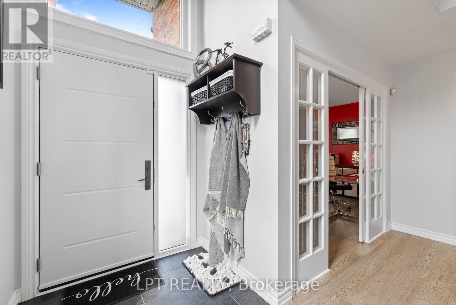 370 Silken Laumann Drive, Newmarket, Ontario  L3X 2J1 - Photo 5 - N13800944