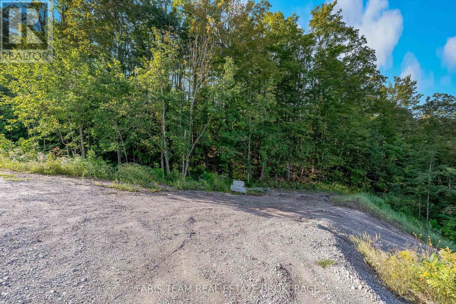 3 Valleycrest Drive, Oro-Medonte, Ontario  L0L 2L0 - Photo 4 - S13800950