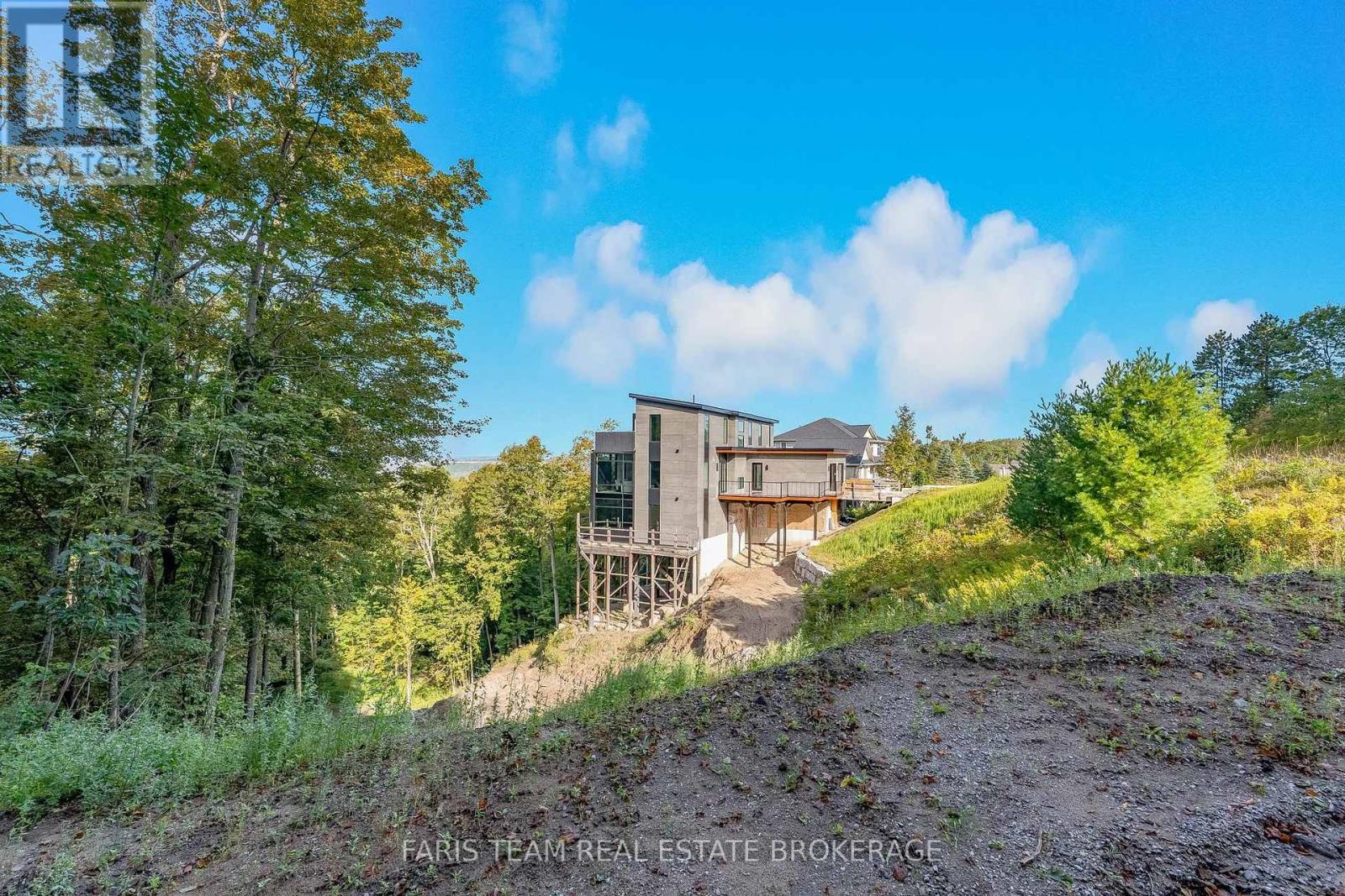 3 Valleycrest Drive, Oro-Medonte, Ontario  L0L 2L0 - Photo 5 - S13800950