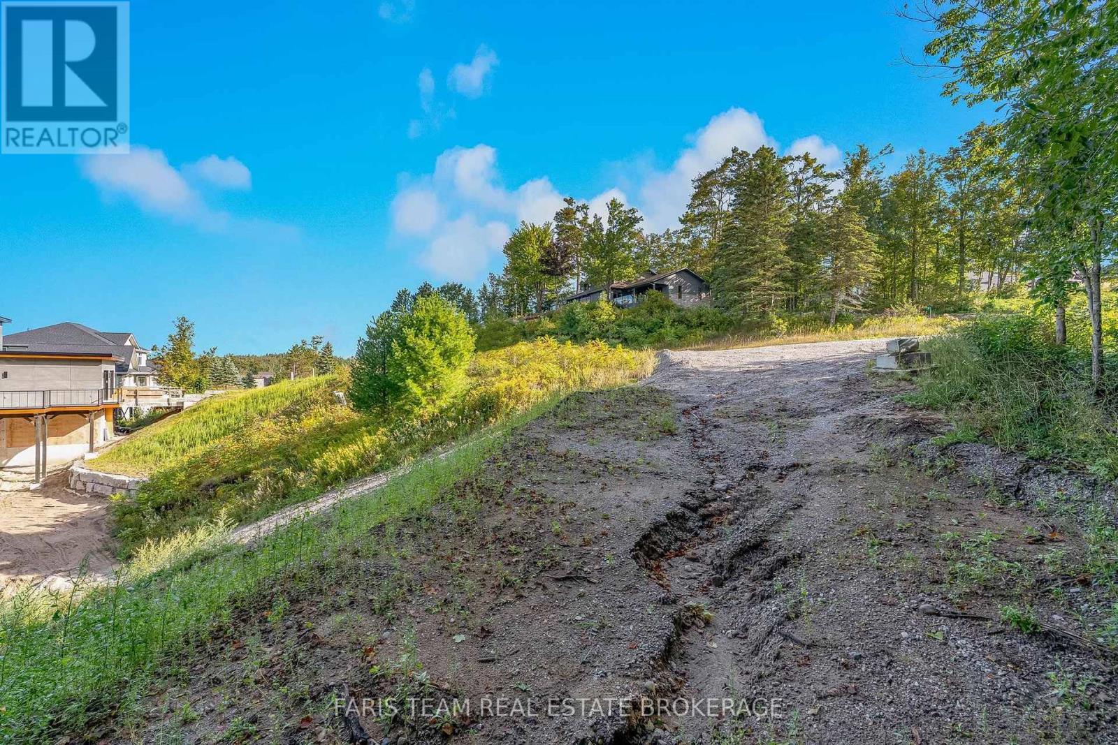 3 Valleycrest Drive, Oro-Medonte, Ontario  L0L 2L0 - Photo 6 - S13800950