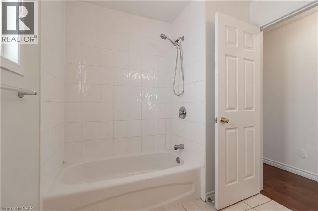 684 Commonwealth Crescent, Kitchener, Ontario  N2E 4J8 - Photo 23 - 40863277