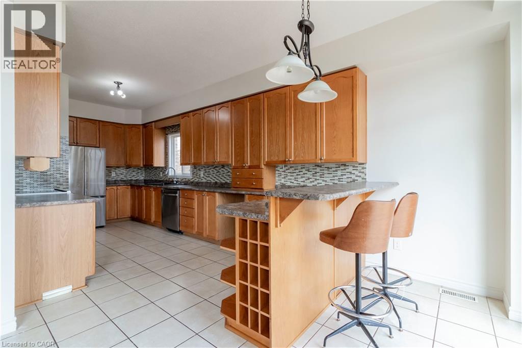 684 Commonwealth Crescent, Kitchener, Ontario  N2E 4J8 - Photo 4 - 40863277