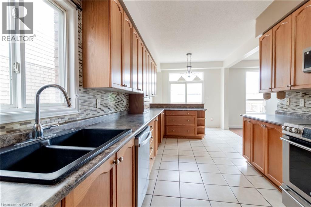684 Commonwealth Crescent, Kitchener, Ontario  N2E 4J8 - Photo 8 - 40863277