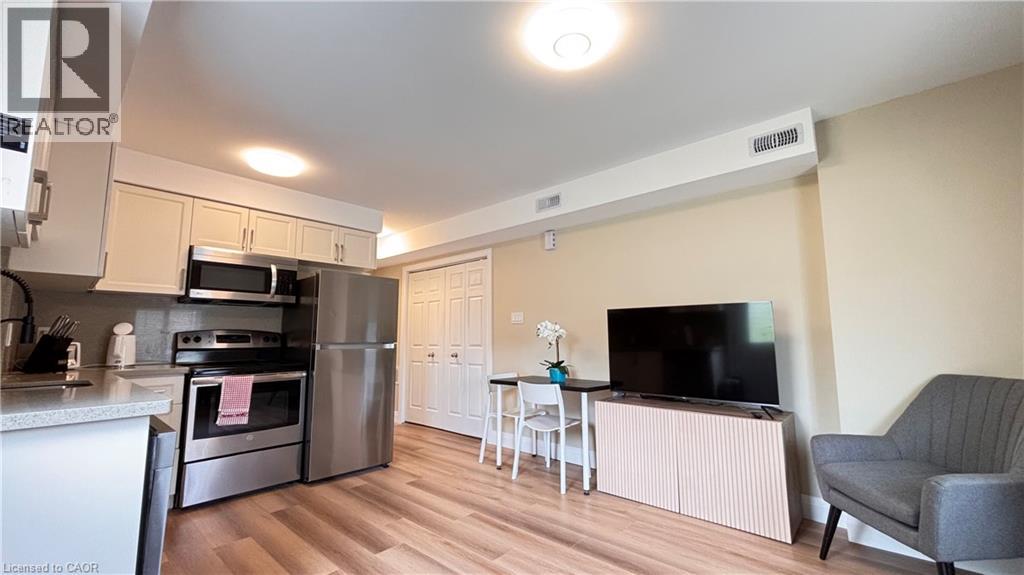122 Courtland Avenue E Unit# 1, Kitchener, Ontario  N2H 1Y9 - Photo 6 - 40864430