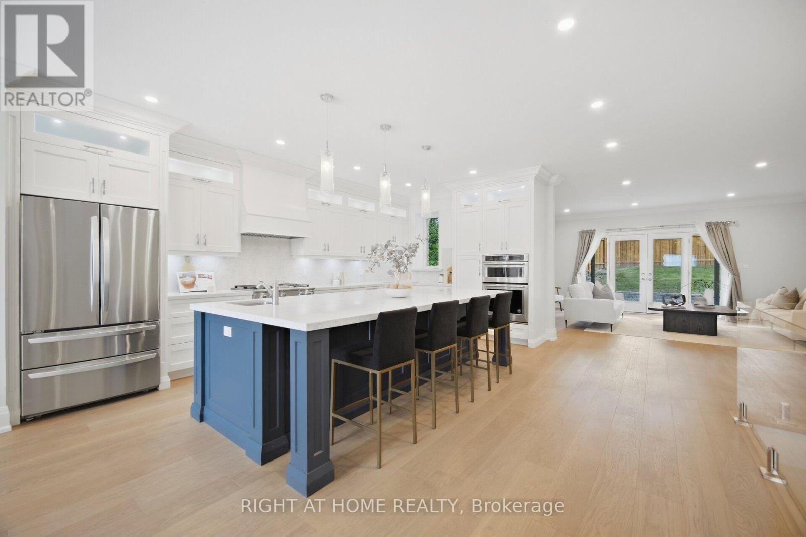 107 Trethewey Drive, Toronto, Ontario  M6M 4B6 - Photo 16 - W13800956