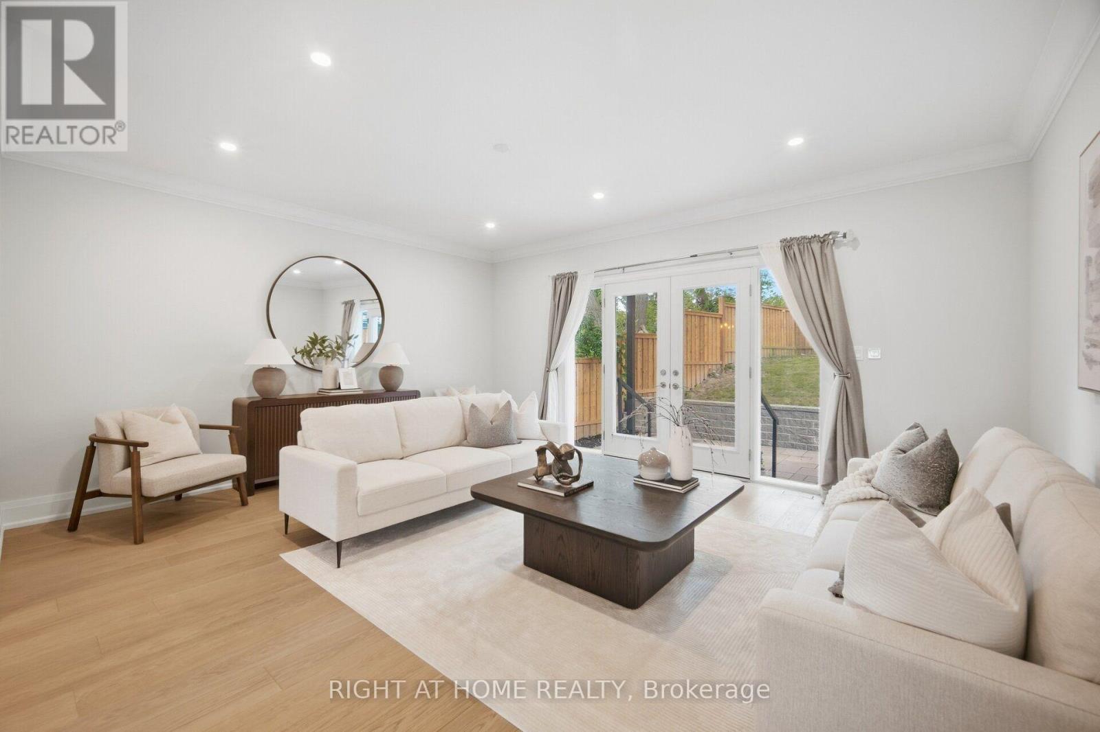 107 Trethewey Drive, Toronto, Ontario  M6M 4B6 - Photo 18 - W13800956