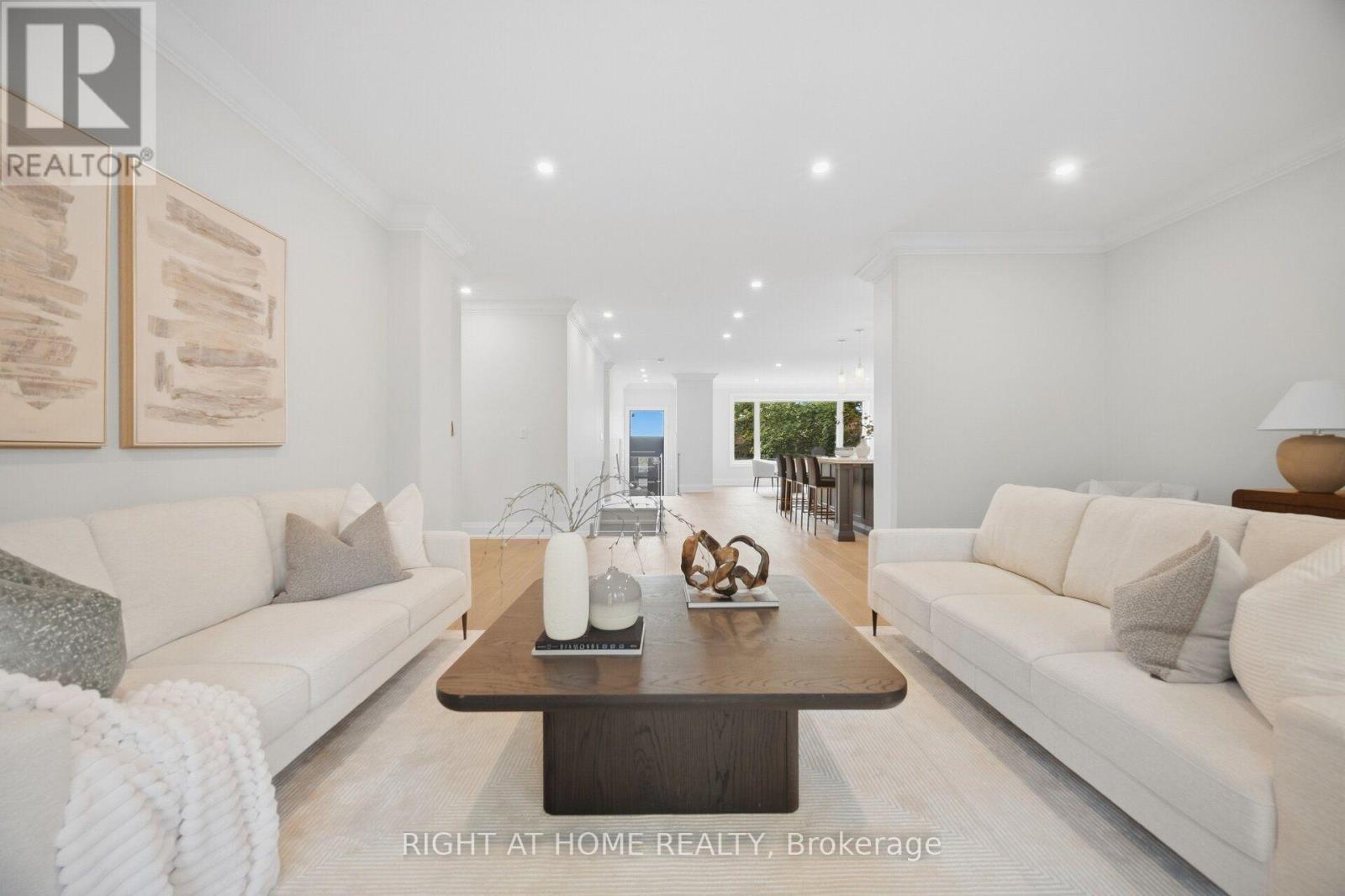 107 Trethewey Drive, Toronto, Ontario  M6M 4B6 - Photo 19 - W13800956