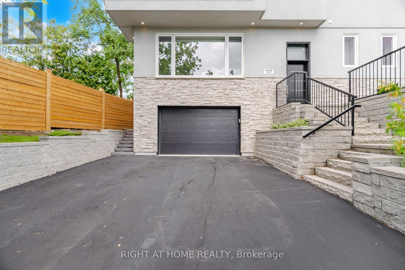 107 Trethewey Drive, Toronto, Ontario  M6M 4B6 - Photo 2 - W13800956