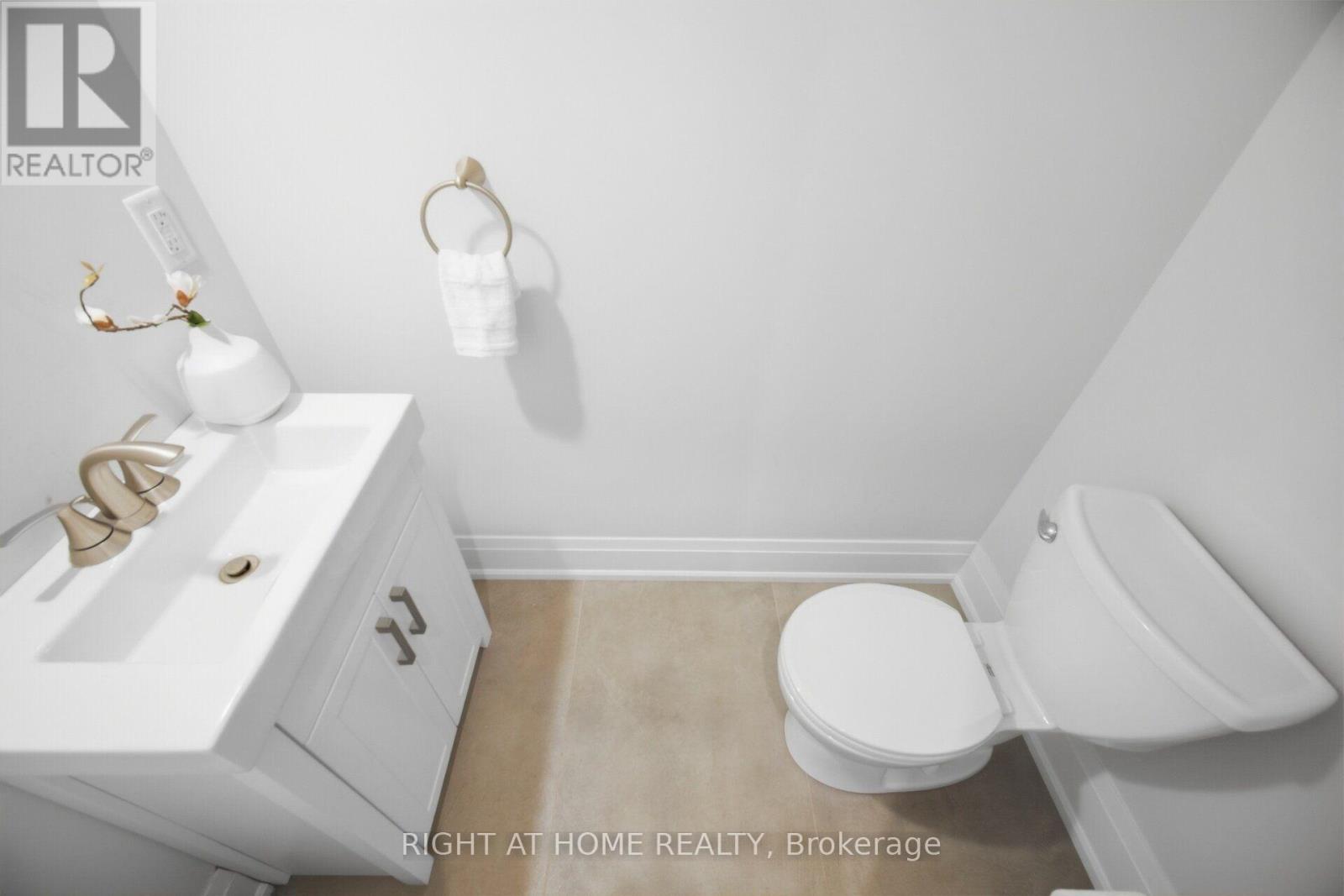107 Trethewey Drive, Toronto, Ontario  M6M 4B6 - Photo 21 - W13800956