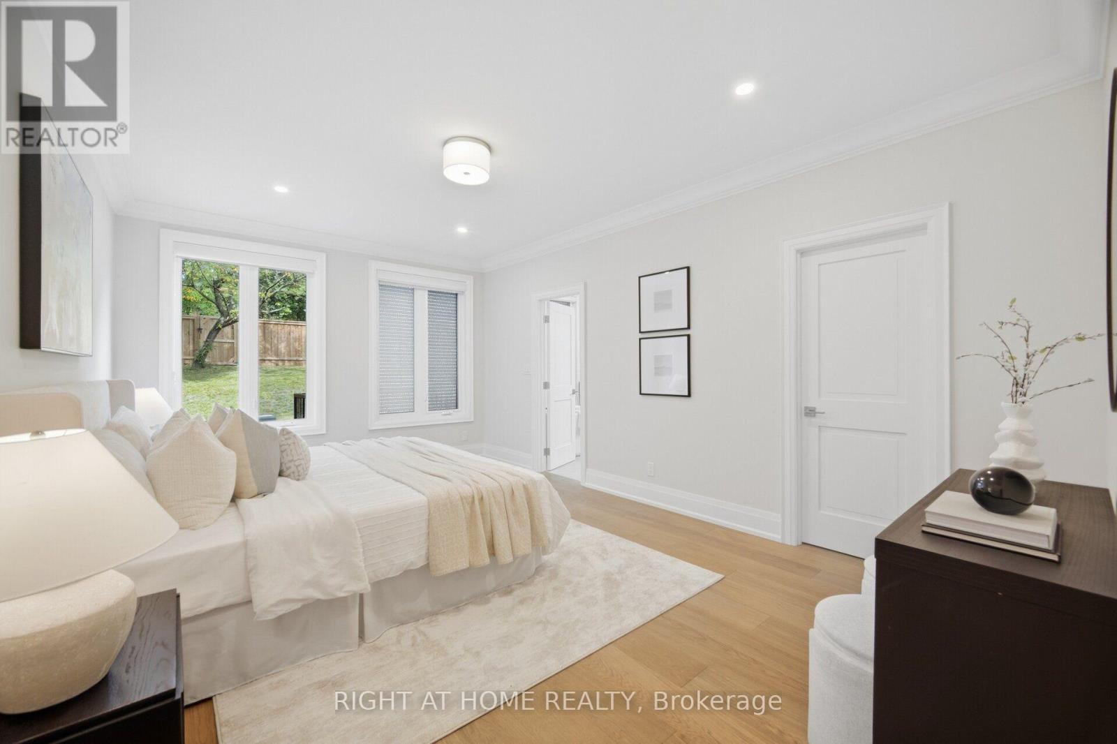 107 Trethewey Drive, Toronto, Ontario  M6M 4B6 - Photo 22 - W13800956