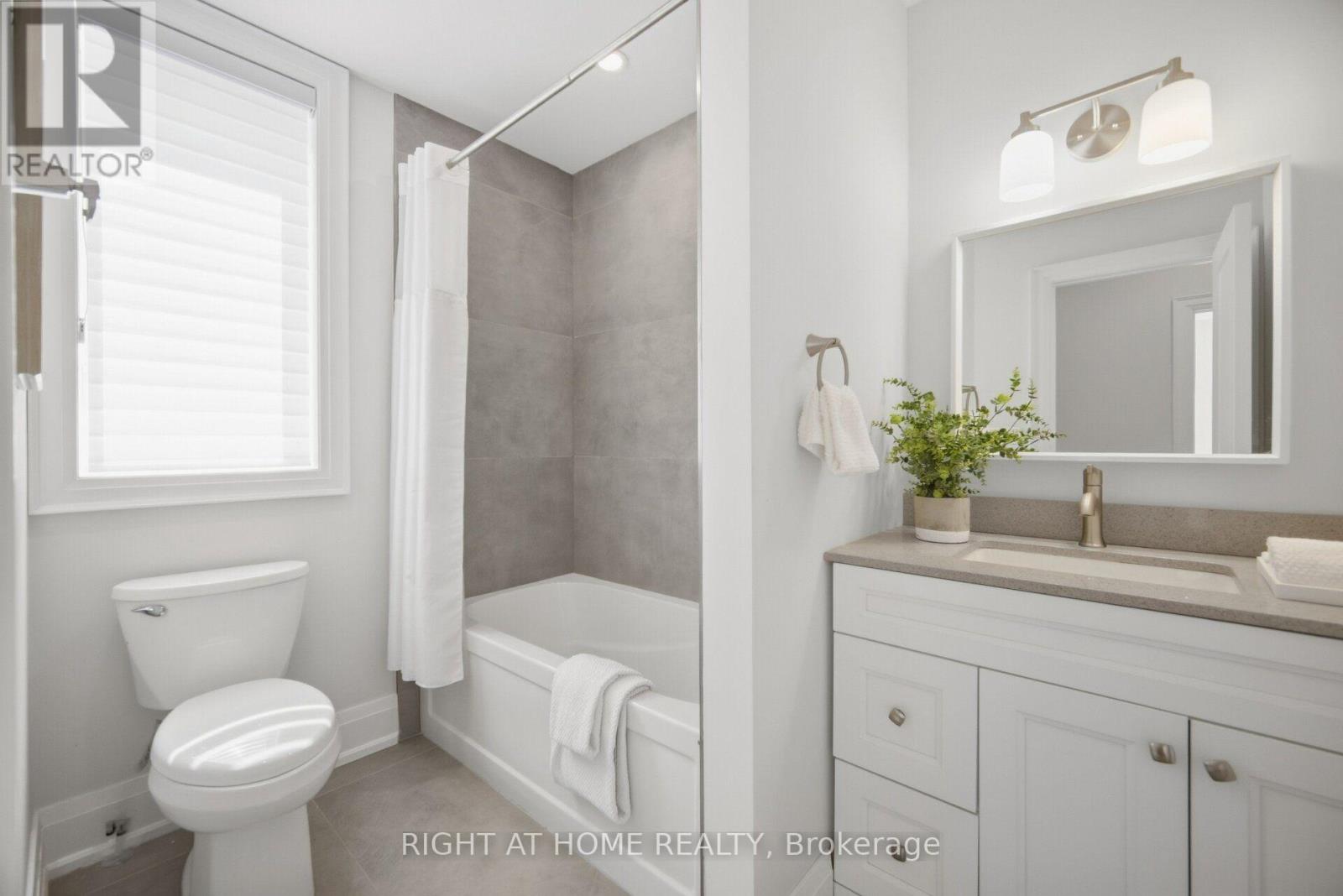 107 Trethewey Drive, Toronto, Ontario  M6M 4B6 - Photo 27 - W13800956
