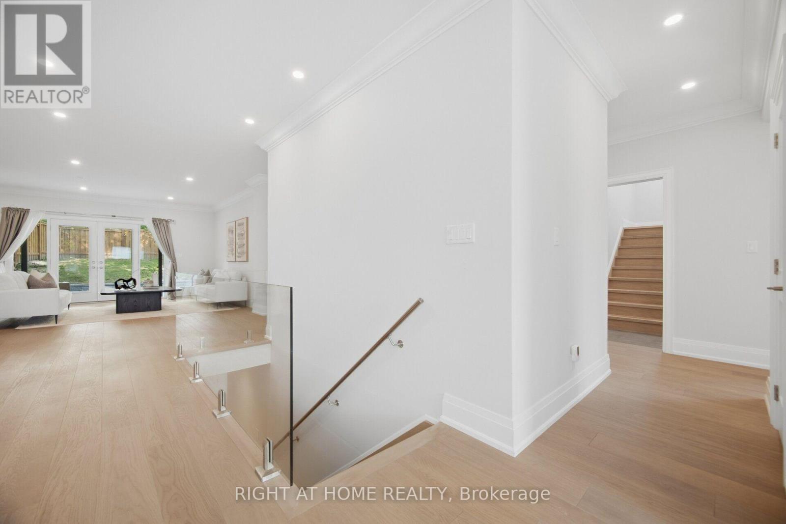 107 Trethewey Drive, Toronto, Ontario  M6M 4B6 - Photo 29 - W13800956