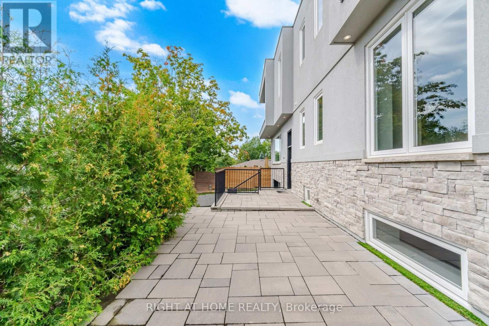 107 Trethewey Drive, Toronto, Ontario  M6M 4B6 - Photo 3 - W13800956