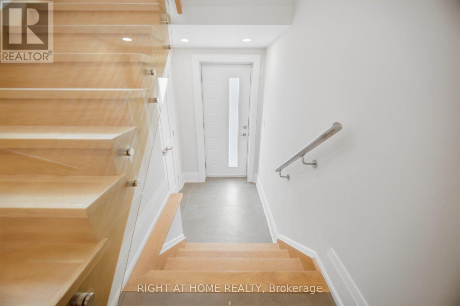 107 Trethewey Drive, Toronto, Ontario  M6M 4B6 - Photo 31 - W13800956