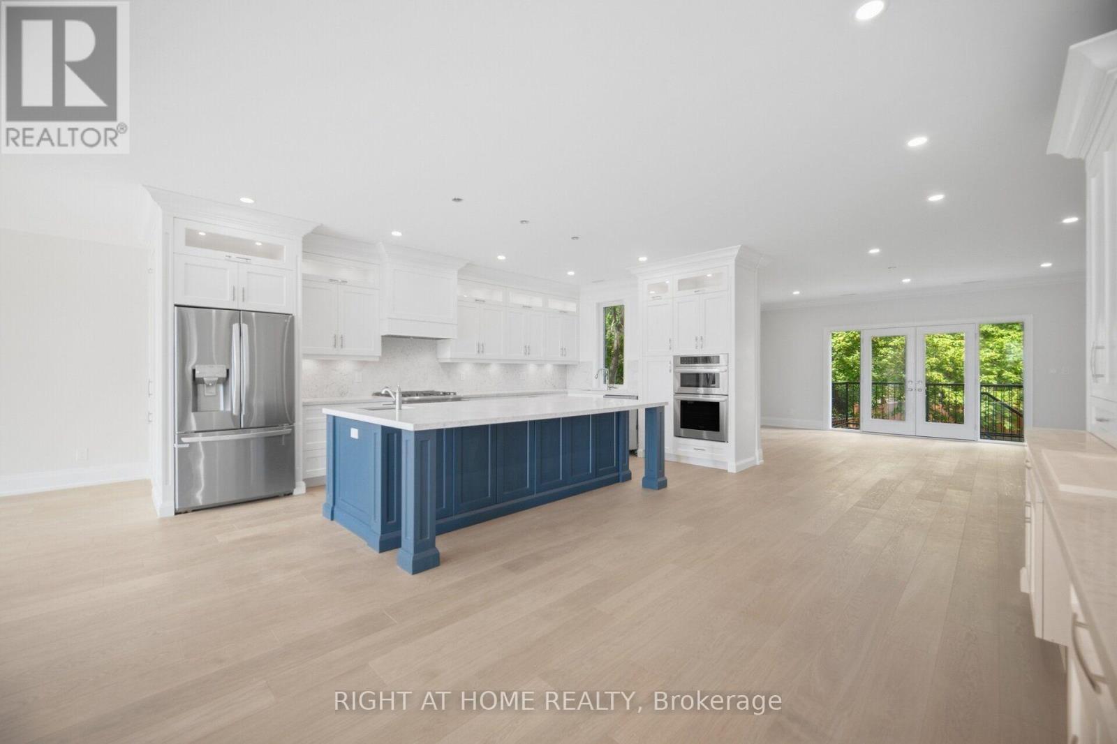 107 Trethewey Drive, Toronto, Ontario  M6M 4B6 - Photo 38 - W13800956