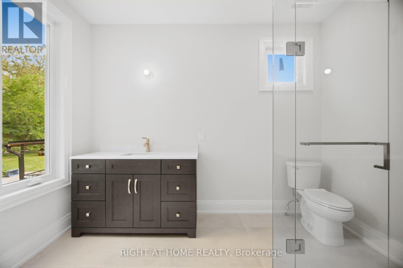 107 Trethewey Drive, Toronto, Ontario  M6M 4B6 - Photo 44 - W13800956
