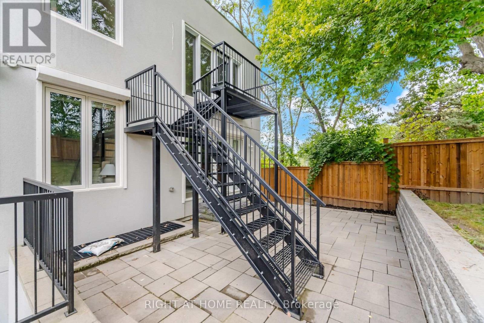 107 Trethewey Drive, Toronto, Ontario  M6M 4B6 - Photo 47 - W13800956