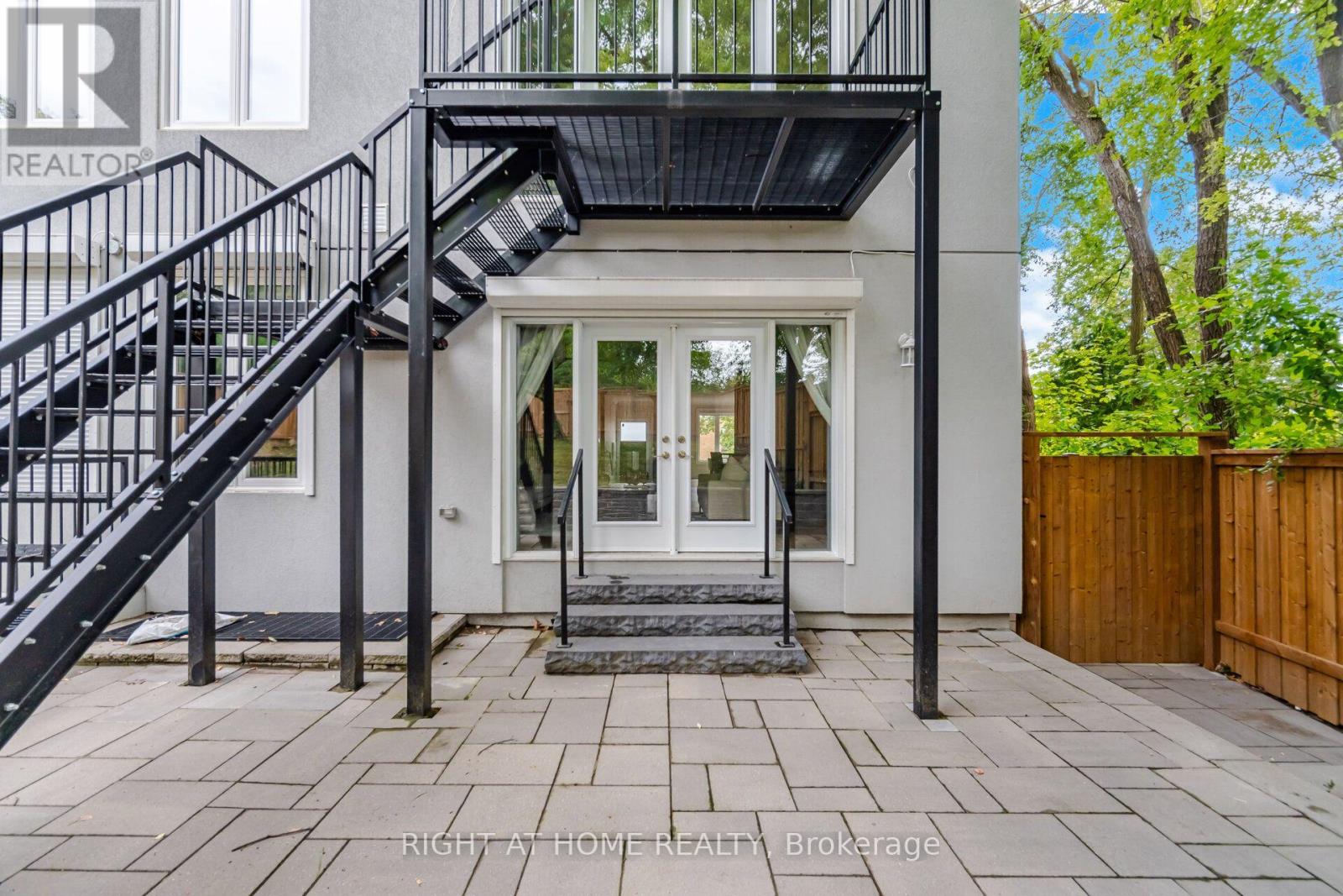 107 Trethewey Drive, Toronto, Ontario  M6M 4B6 - Photo 48 - W13800956