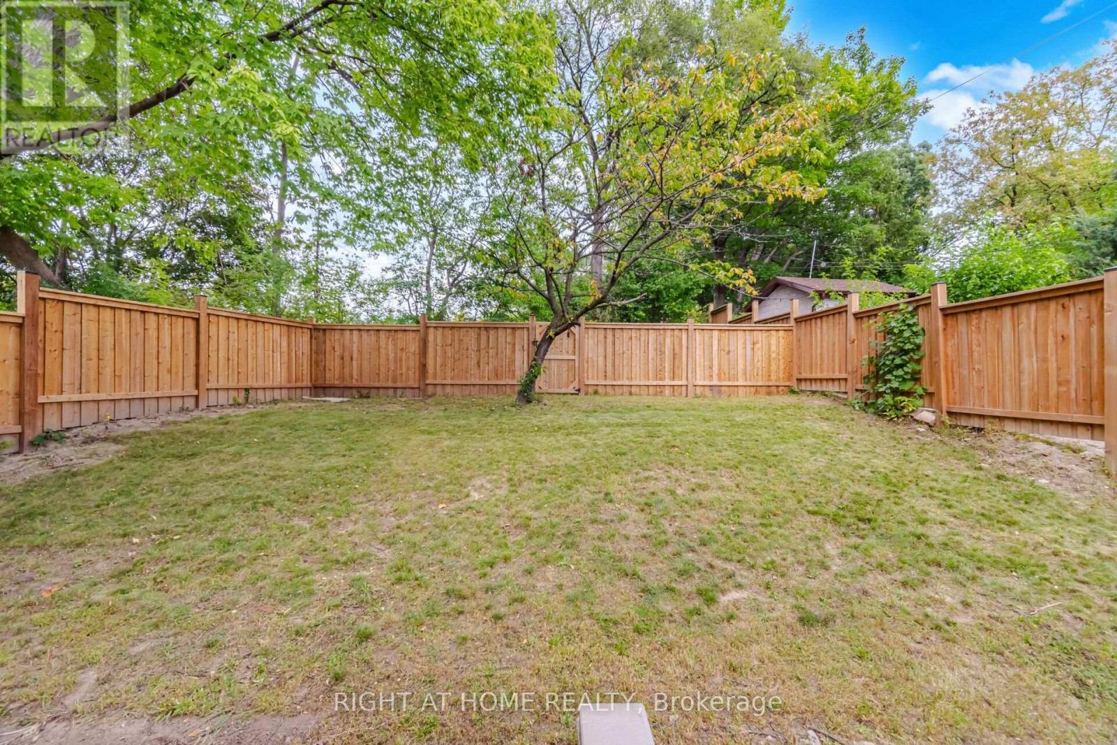 107 Trethewey Drive, Toronto, Ontario  M6M 4B6 - Photo 50 - W13800956