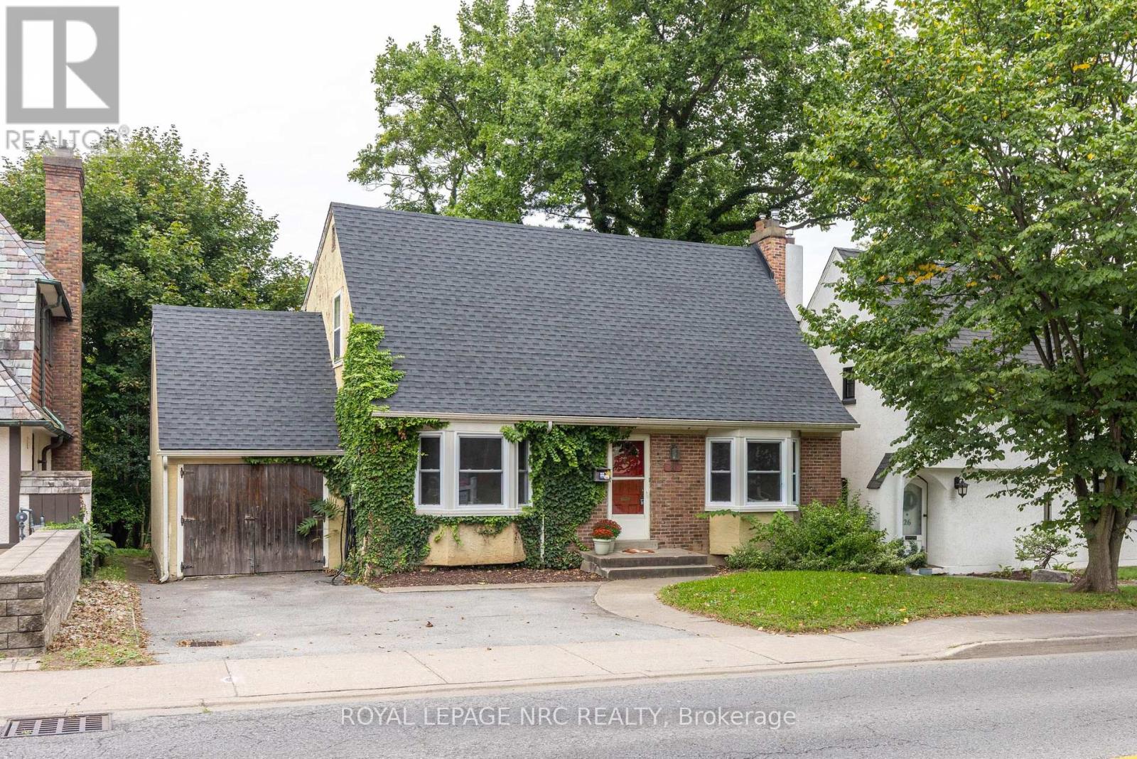 28 Glenridge Avenue, St. Catharines, Ontario  L2R 4W6 - Photo 1 - X13800892