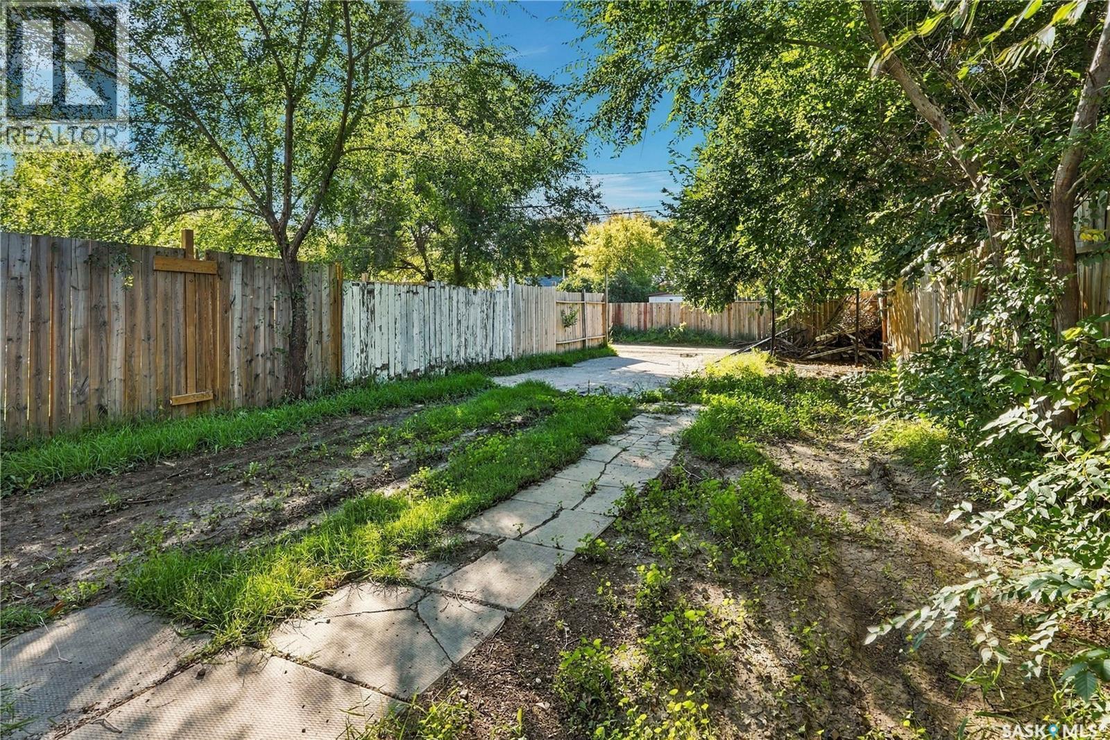 1819 C Avenue N, Saskatoon, Saskatchewan  S7L 1N9 - Photo 31 - SK048819