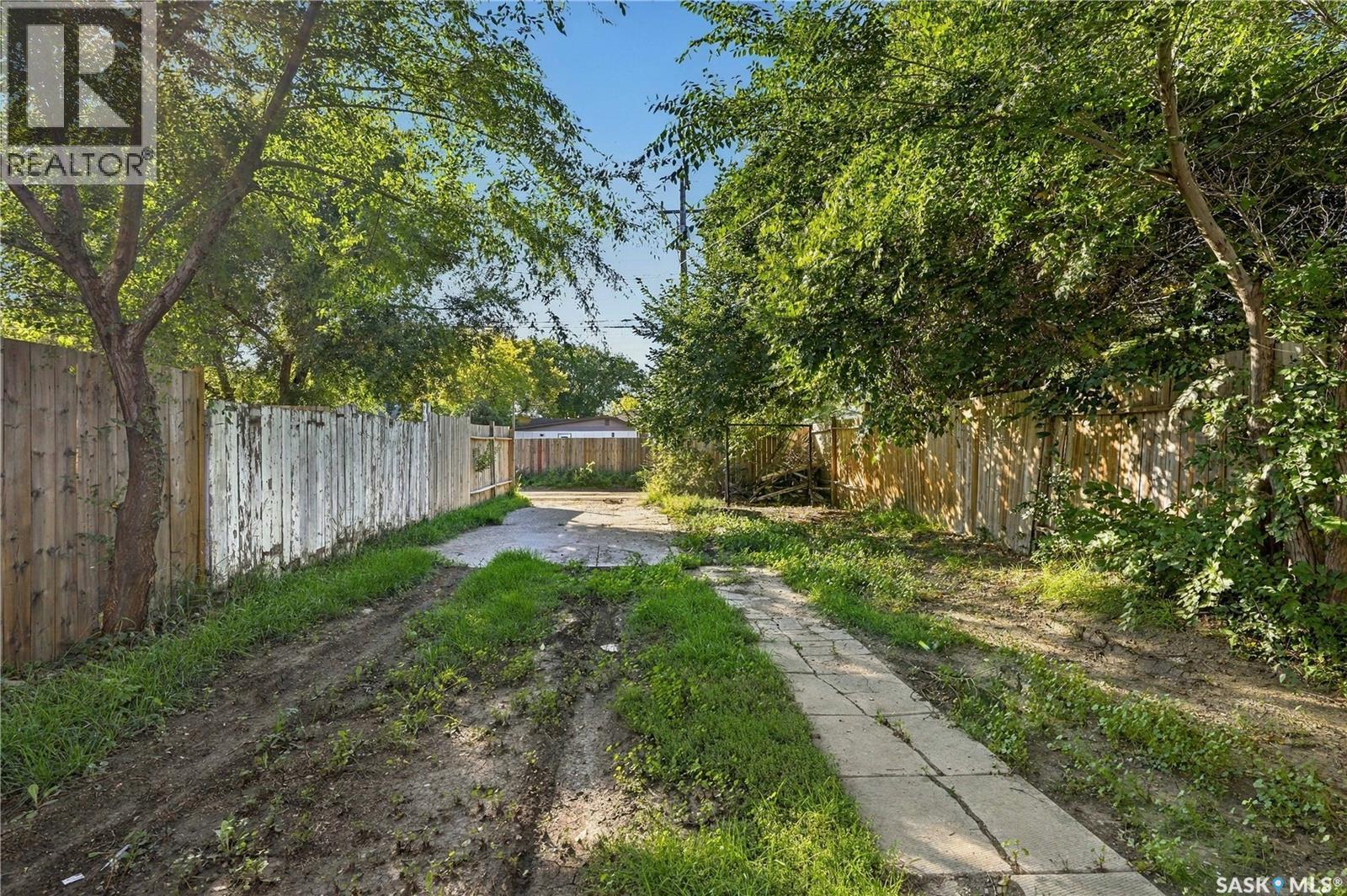 1819 C Avenue N, Saskatoon, Saskatchewan  S7L 1N9 - Photo 33 - SK048819