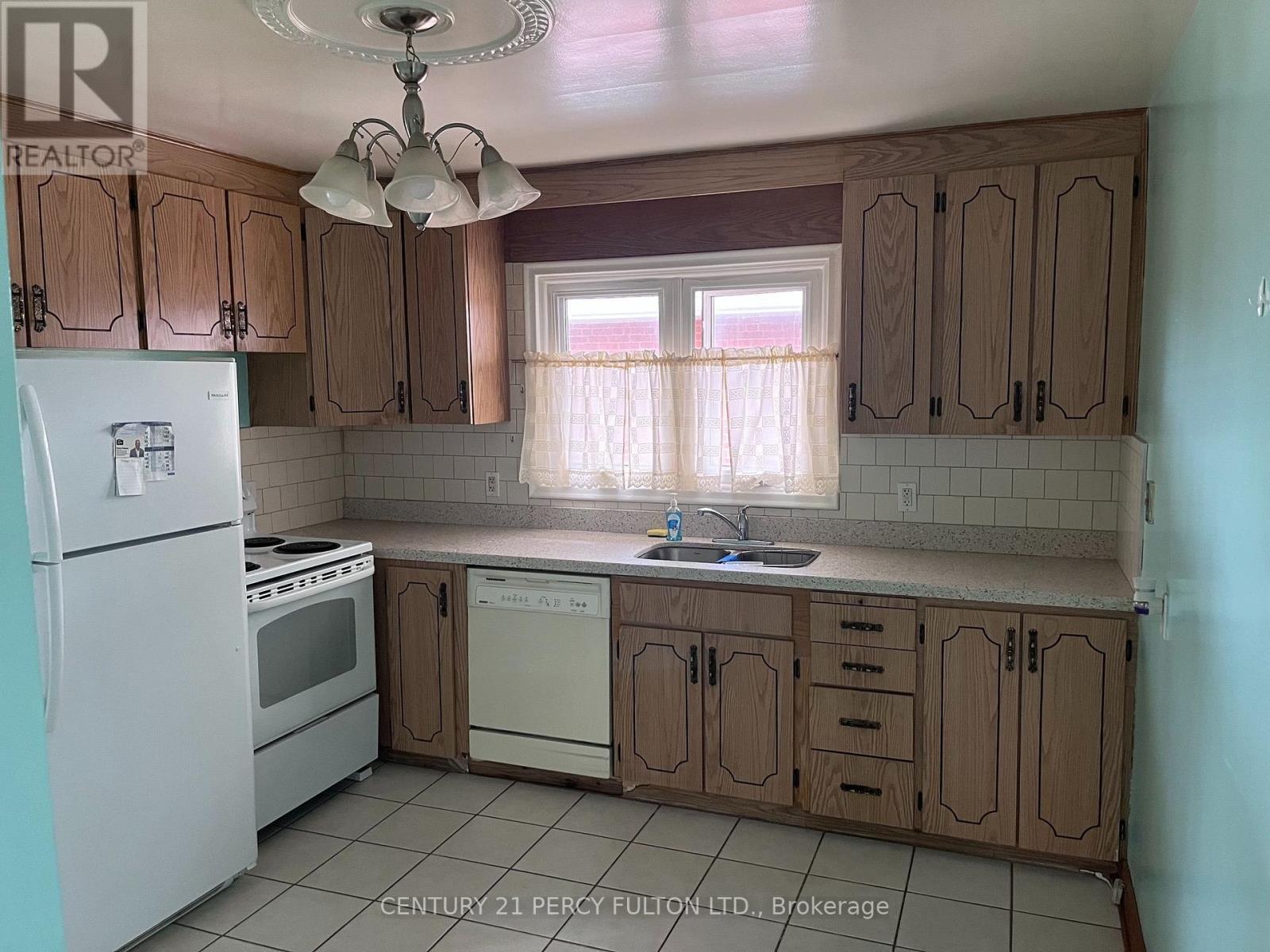 Main - 41 Pachino Boulevard, Toronto, Ontario  M1R 4J6 - Photo 3 - E13799598